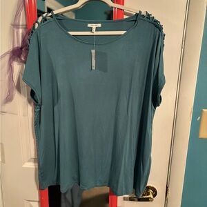 Maurice’s 2x open shoulder tee nwt